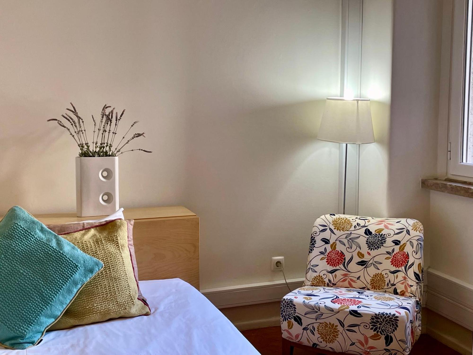 Apartment Bright & Spacious By The River, By Timecooler *
